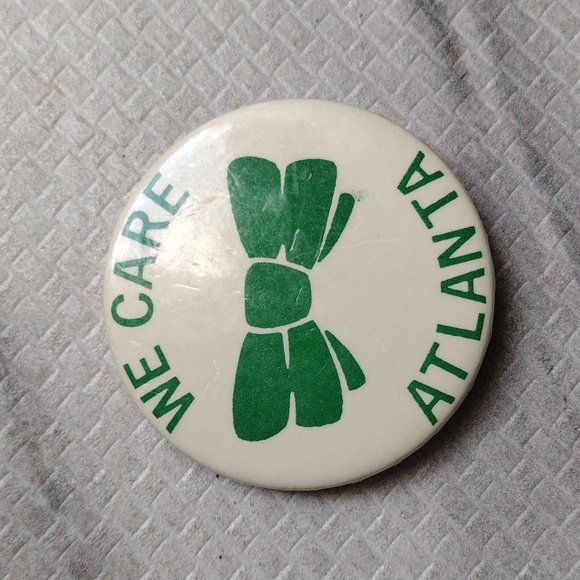 🎀Vintage Atlanta Pinback Button - Picture 1 of 12